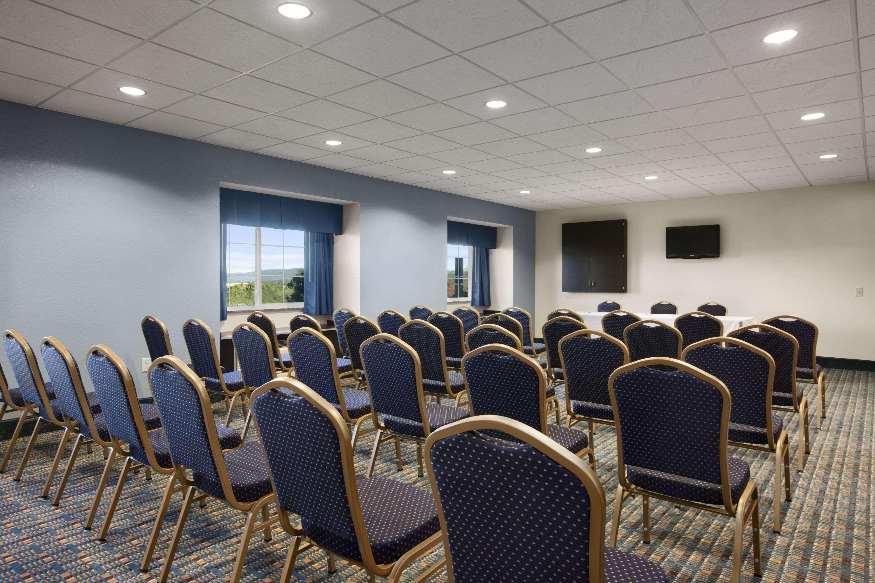 Spark By Hilton Wilkes Barre Extérieur photo